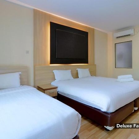 Mutiara Suites Jakarta Exterior foto