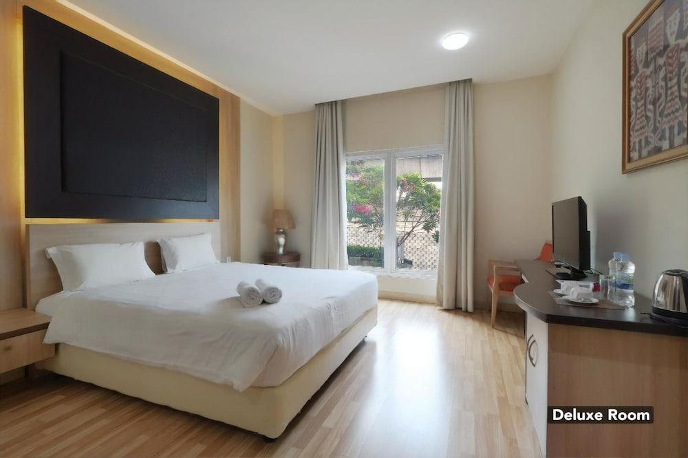 Mutiara Suites Jakarta Exterior foto