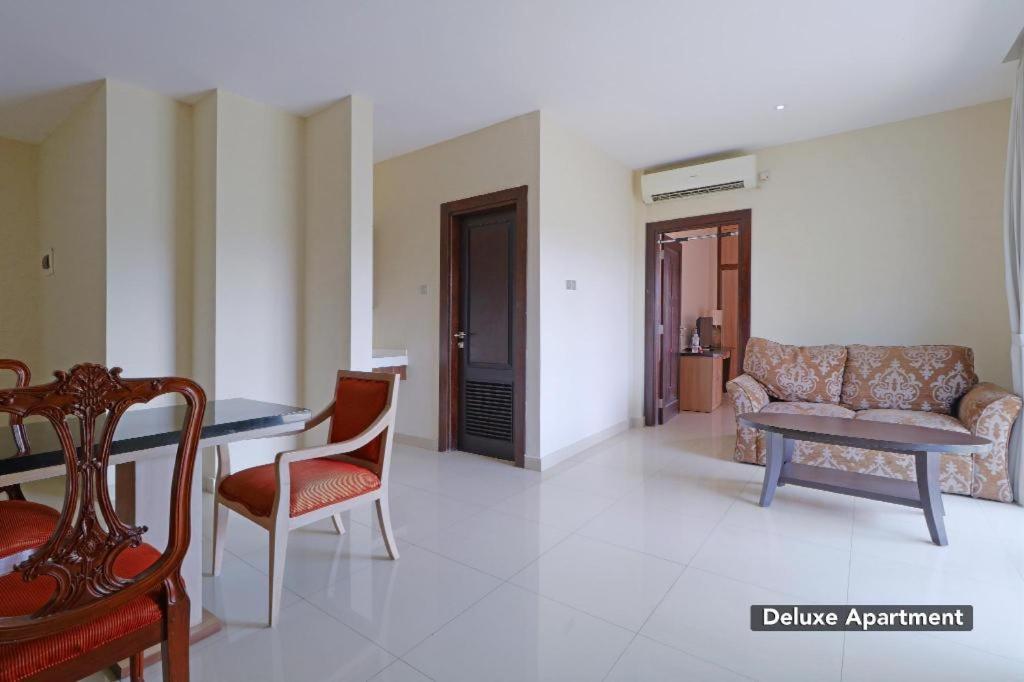 Mutiara Suites Jakarta Exterior foto